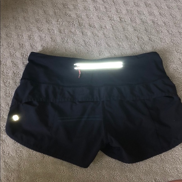 Lululemon speed up shorts *2.5” - Picture 4 of 6